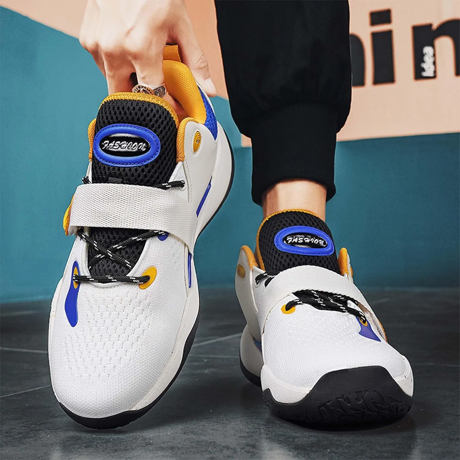 Men Women Professional Basketball Shoes Fashion Sneakers Indoor or Outdoor Training Running Shoes Teenagers Street Fighting Basketball Sneakers