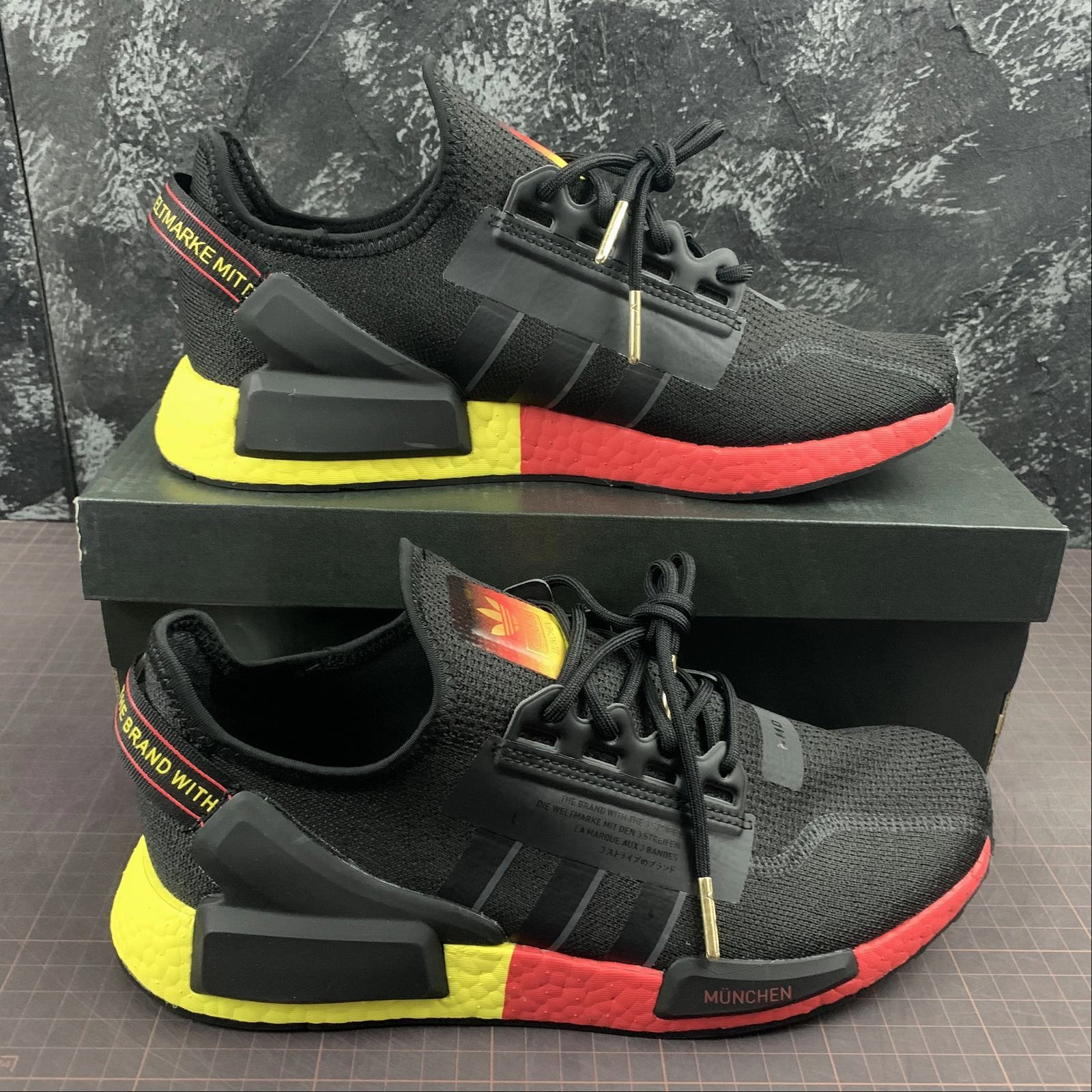 Adidas NMD R1 V2 Munich weather - resistant shoes Replaceable insoles