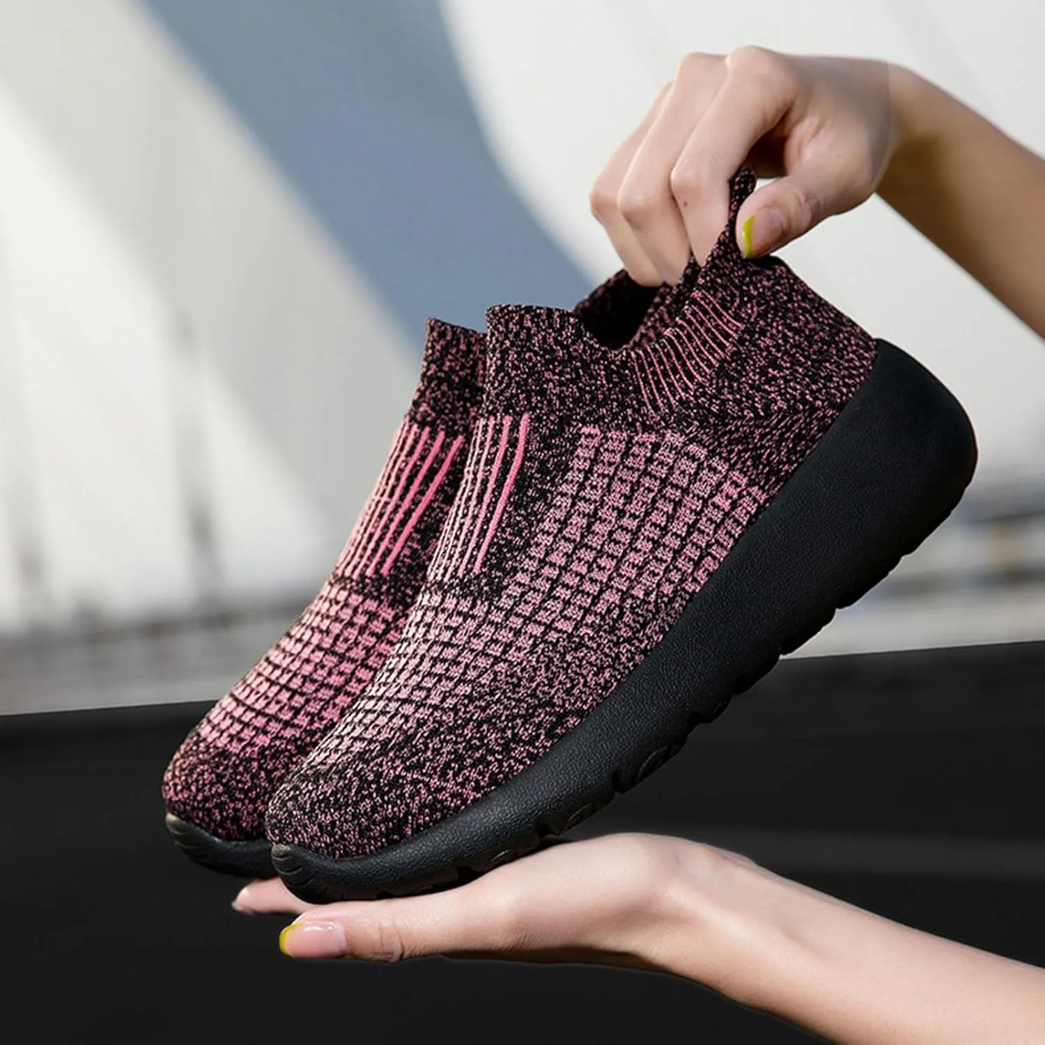 Men's Lightweight Non Slip Barefoot Shoes Lightweight Breathable Slip On Running Shoe Comfortable Stretch Shoes