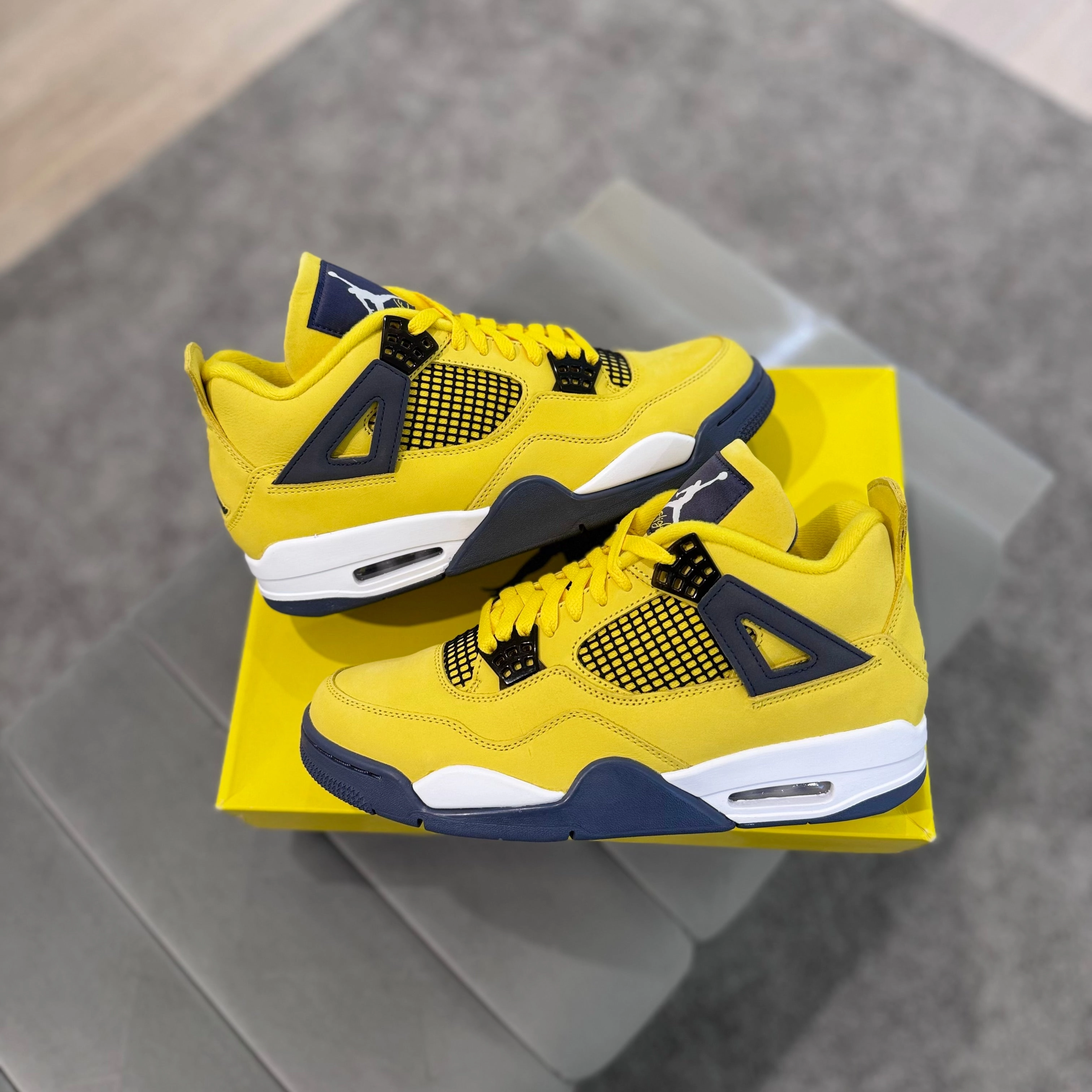 JORDAN 4 'LIGHTNING' Durable TPR Outsole Trendy Design