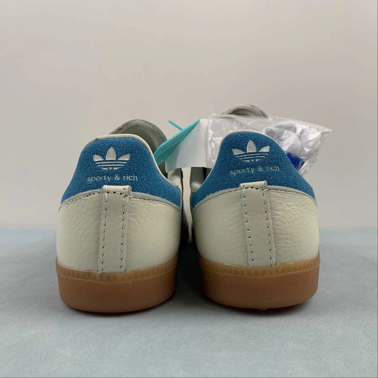 Long Stroll Adidas SAMBA OG Sporty and Rich Cream White Blue Rush Gum IE7096