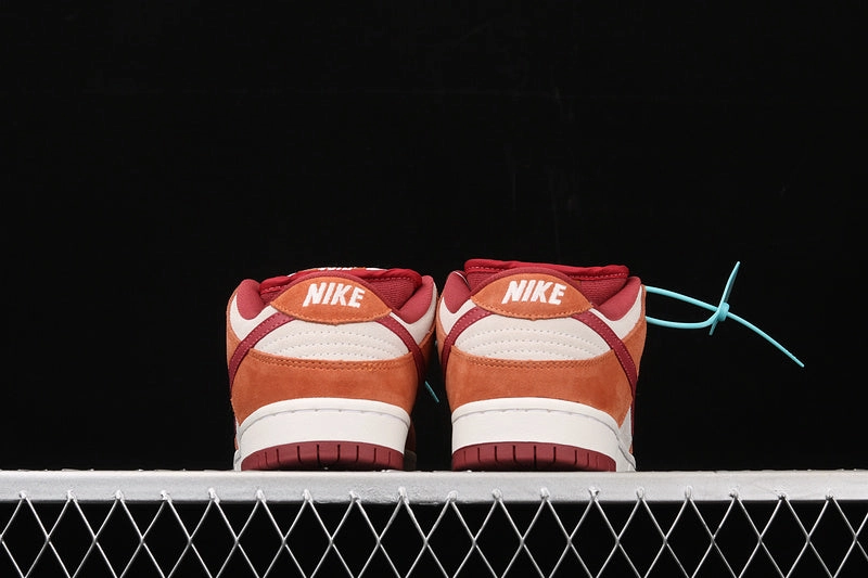 All-day breathability Comfort sole SB Dunk Low Pro Dark Russet Cedar White Summit BQ6817-202