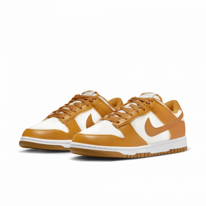 Nike Dunk Low Next Nature Phantom Fashion-Forward Heel Balance
