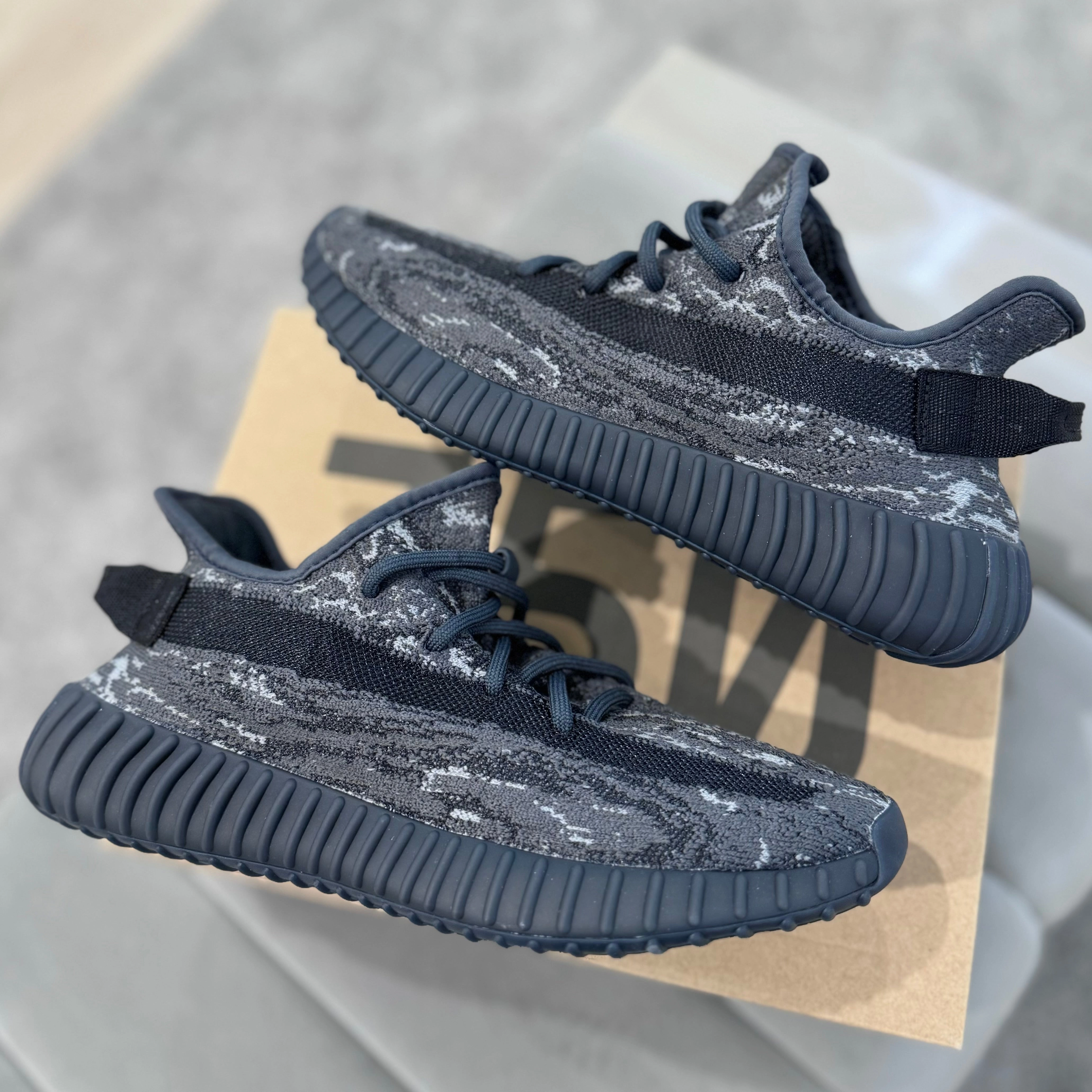YEEZY 350 'MX DARK SALT?? Minimal Weight