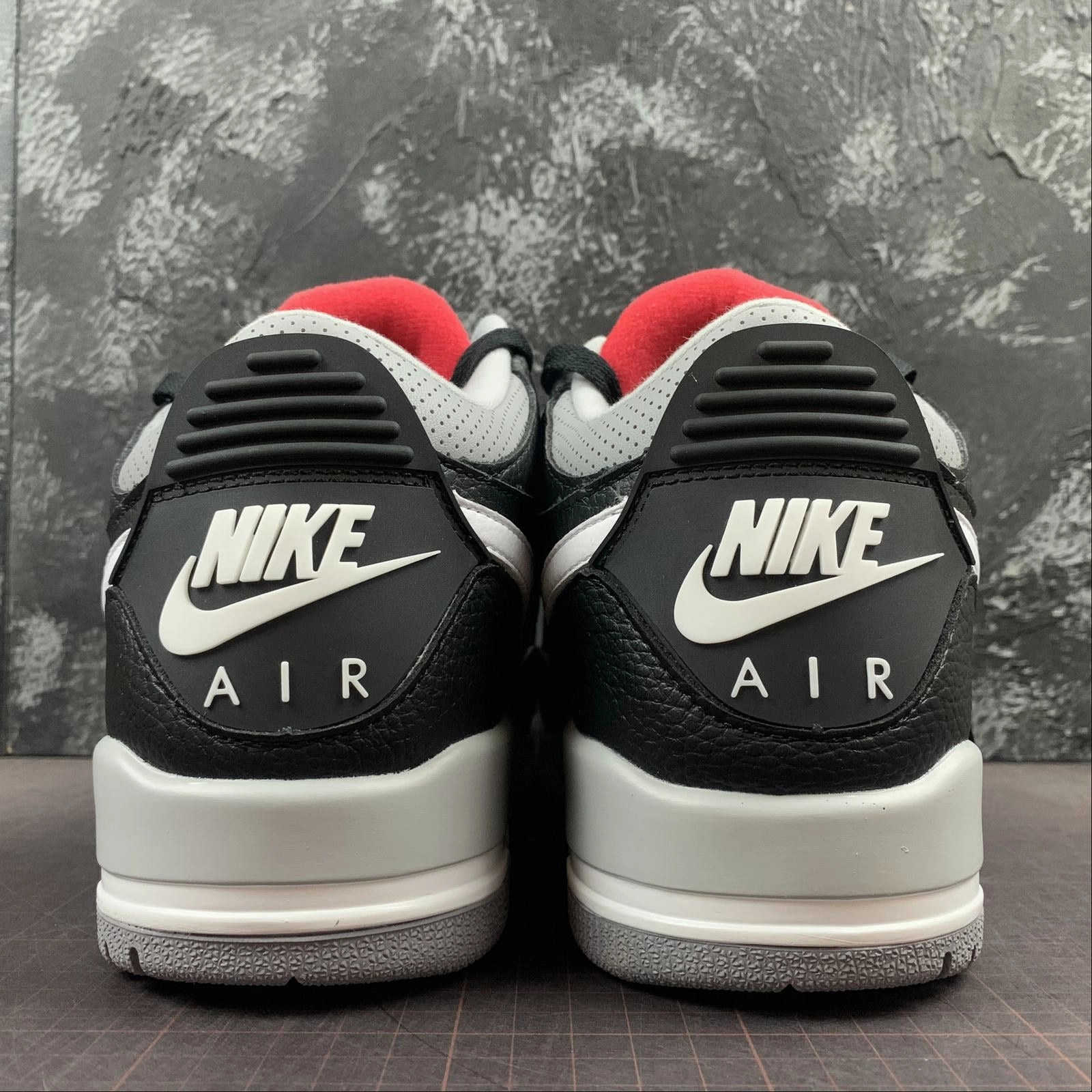Air Jordan Legacy 312 Low Black White AV3928-001 Advanced Traction Pattern Foot Agility