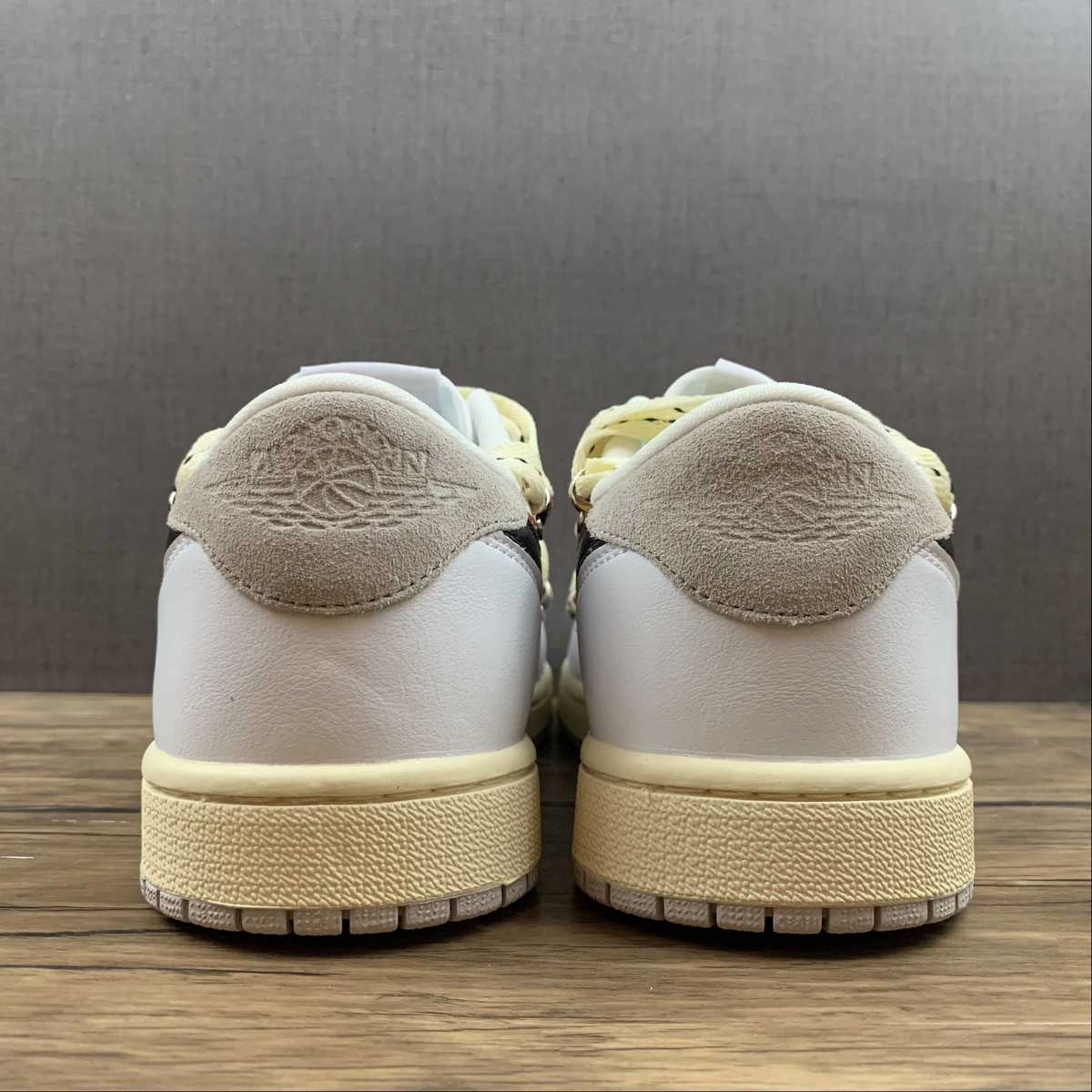 Lean Form Durable Outsole Rubber Air Jordan 1 Low OG White Particle Grey CZ0775-100