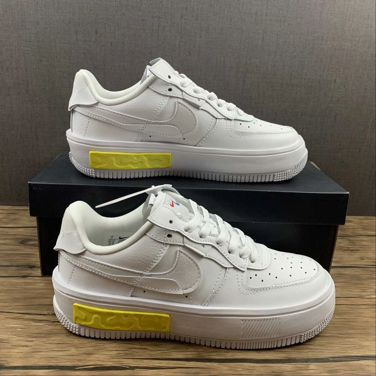 No Break In City Walking Air Force 1 FONTANKA Photon Dust Opti Yellow Summit White DA7024-101