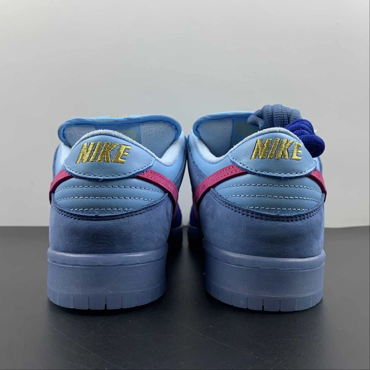 Transit Style Seamless Toe Box SB Dunk Low Run The Jewels Deep Royal Blue Active Pink Blue Chill DO9404-400