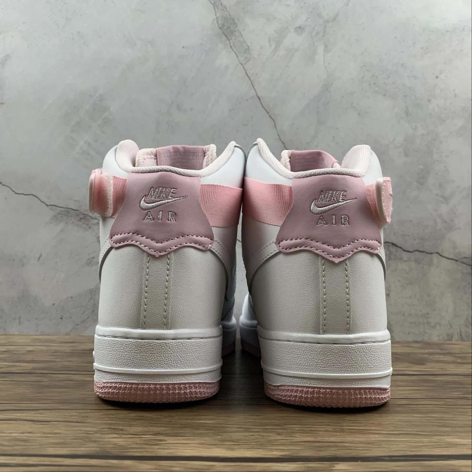 Effortless Style Air Force 1 07 Mid Summit White & Pink Women's CD6916-102