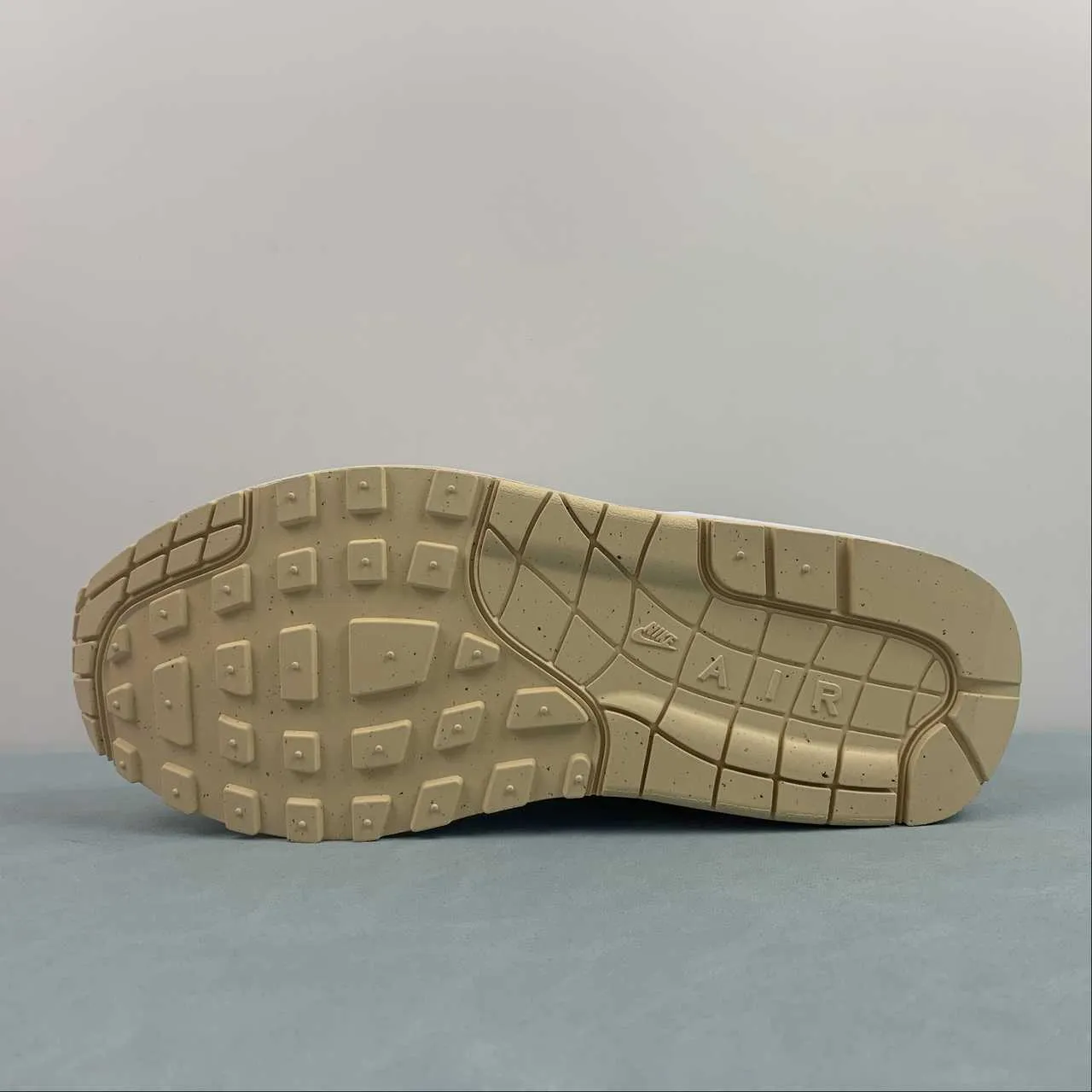 Multi   Directional Tread Air Max 1 Premium Summit White Phantom FB5060-100