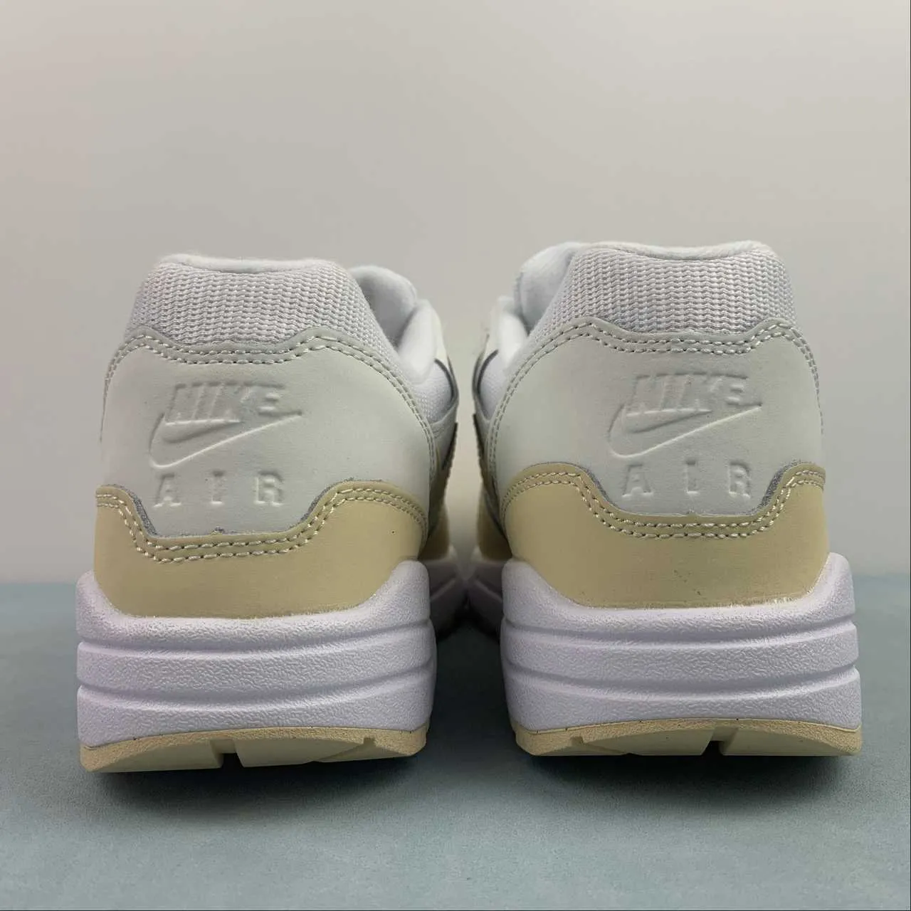 Easy   To   Clean Air Max 1 Premium Summit White Phantom FB5060-100