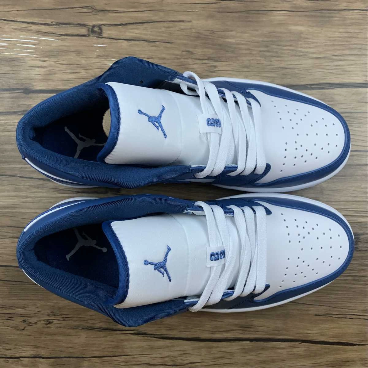Night Run Signature grip Air Jordan 1 Low White Dk. Marina Blue-White DC0774-114
