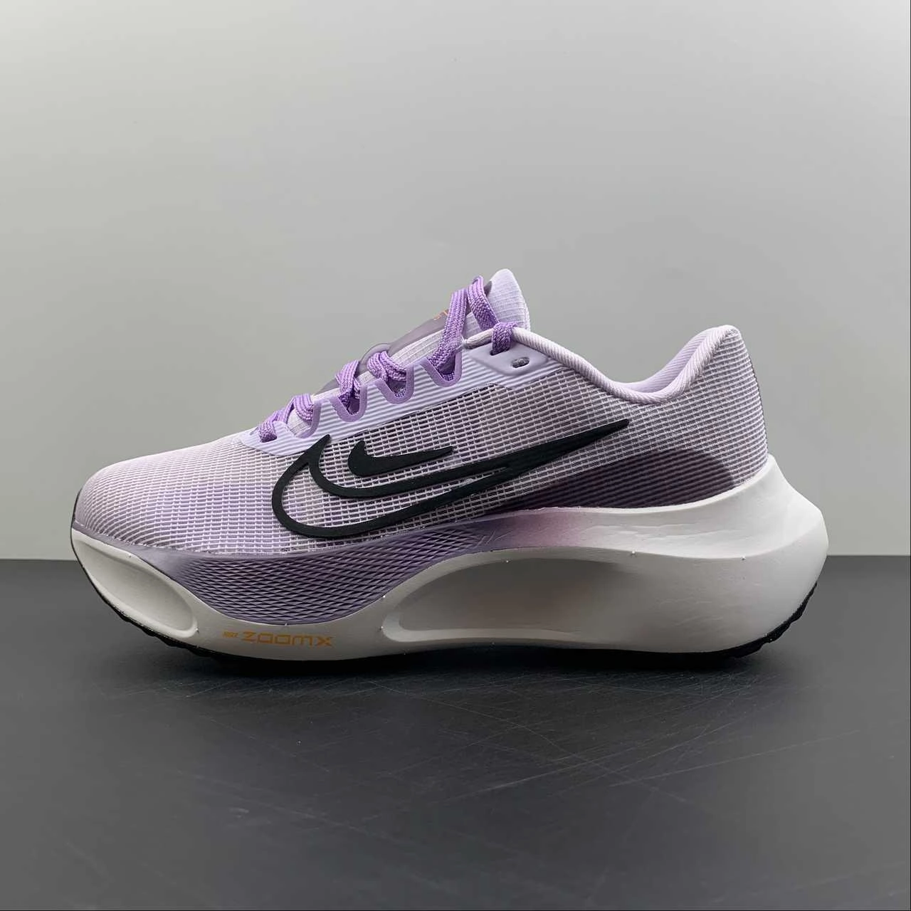 Total Motion Health Routine Zoom Fly 5 Barely Grape Canyon Purple Lilac Black DM8974-500