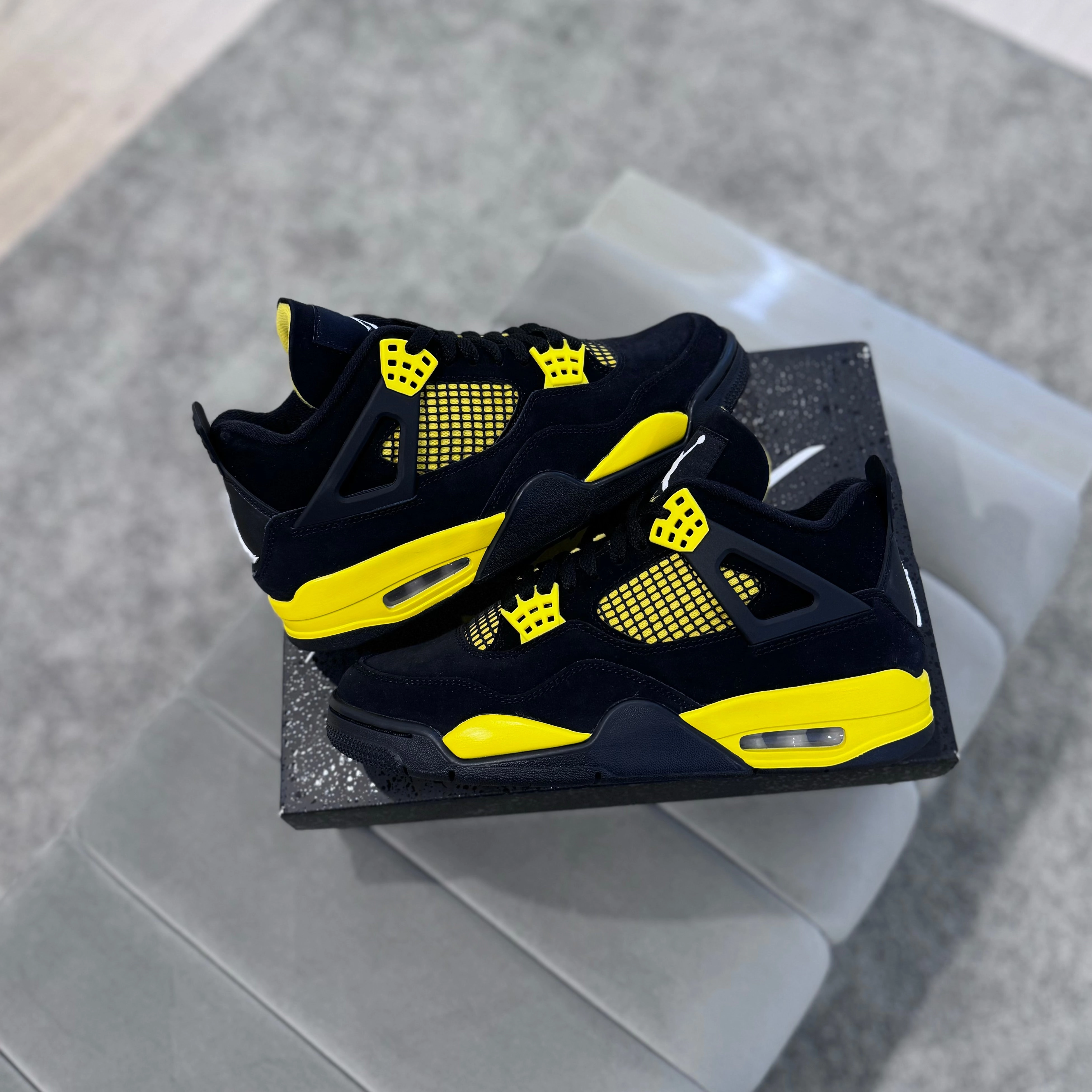 Travel Companion Elastic Gusseted Tongue JORDAN 4 'YELLOW THUNDER??