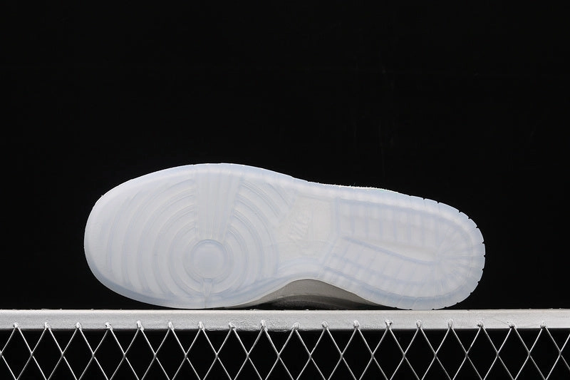 Kasina x SB Dunk Low Road Sign Neptune Green CZ6501-101 Vibration Dampening System Ergonomic Heel Cup