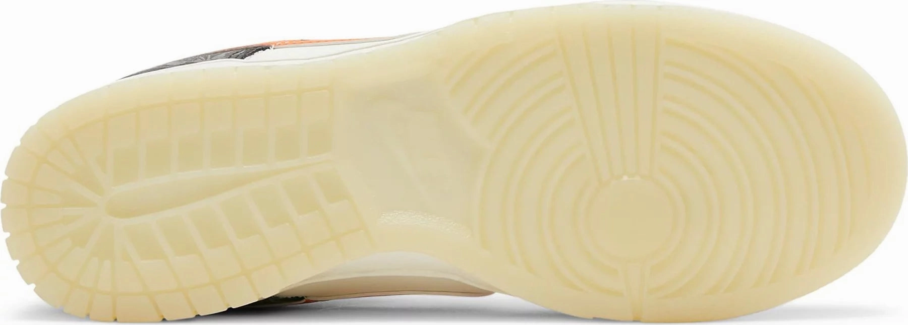 Nike Dunk Low Halloween Resilient Pace