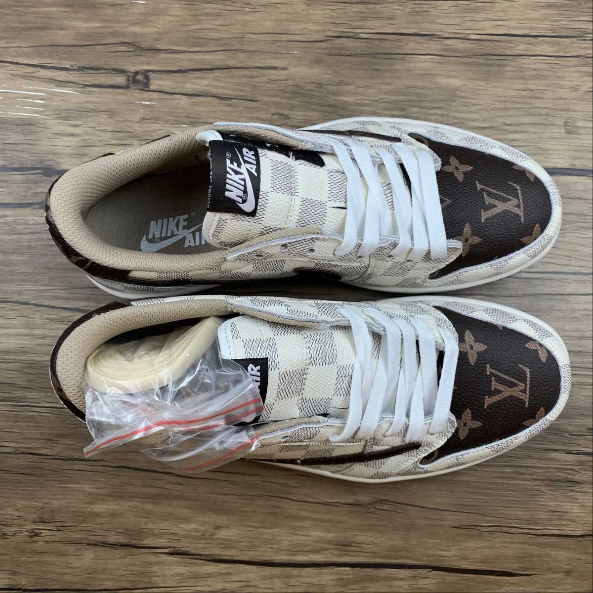 Air Jordan 1 Retro Low OG SP ??Travis Scott and Louis Vuitton?? DM7866-616 Quick Dry Inner Sock Low Top Profile