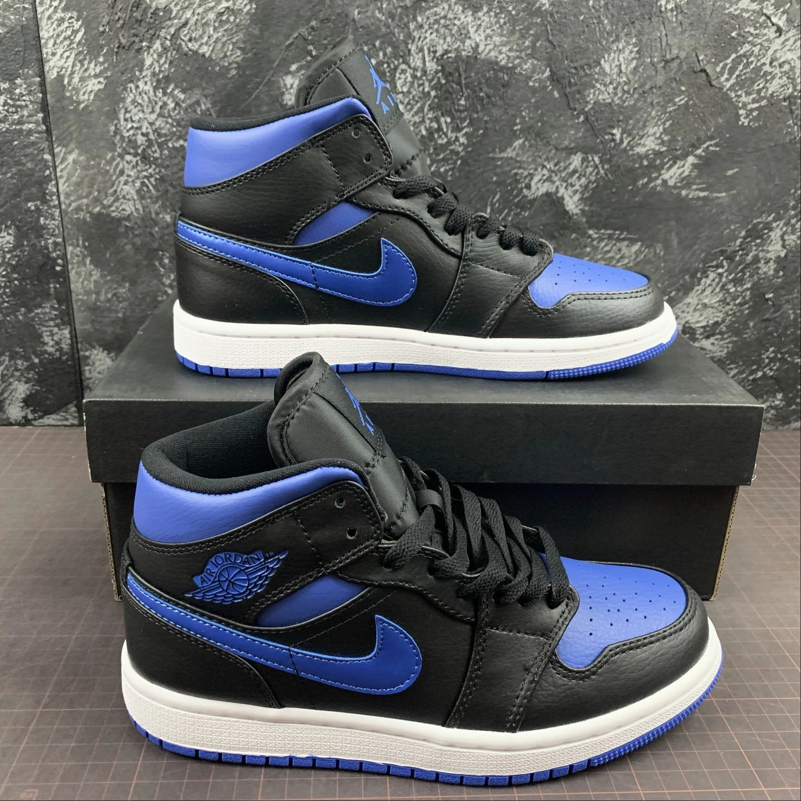 Classic Vibe Air Jordan 1 Mid Black Blue White