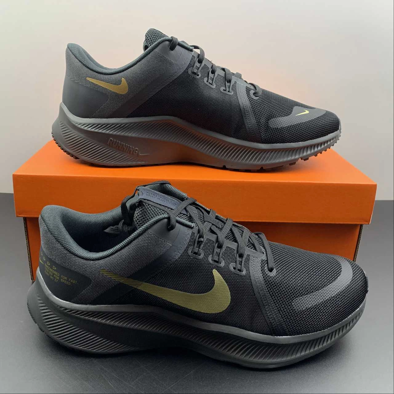Inner Stability Gym Equipment Nike Quest 4 Black Metallic Gold DA1105-010