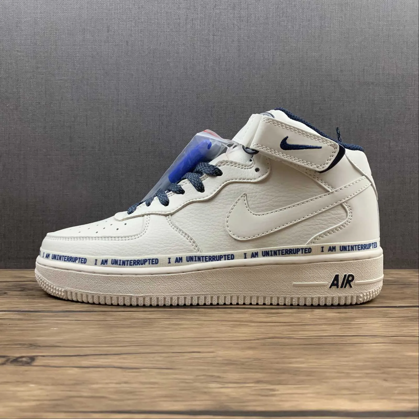 Soft ground Light Comfort Uninterrupted x Air Force 1 07 Mid White Blue NU8802-303