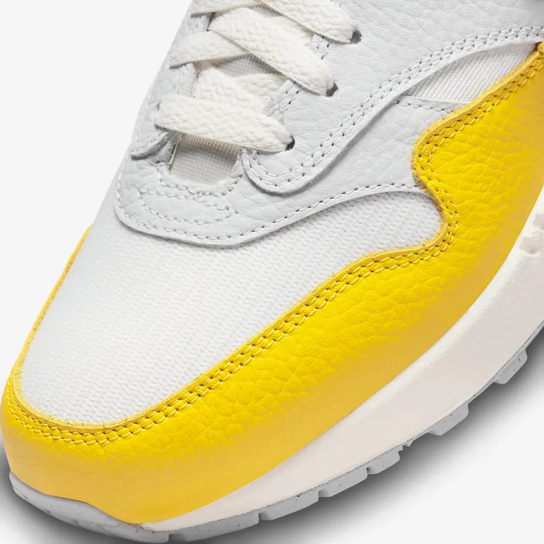 motion control running shoes Adaptable to different running styles Nike Air Max 1 Tour Yellow (SNKRS DAY 2022)