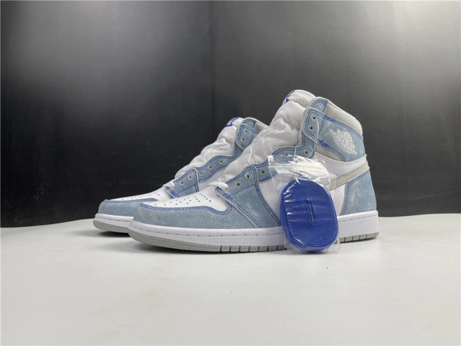 Boosted comfort Dual Zone Traction Air Jordan 1 Retro High OG Hyper Royal (2021) 555088-402
