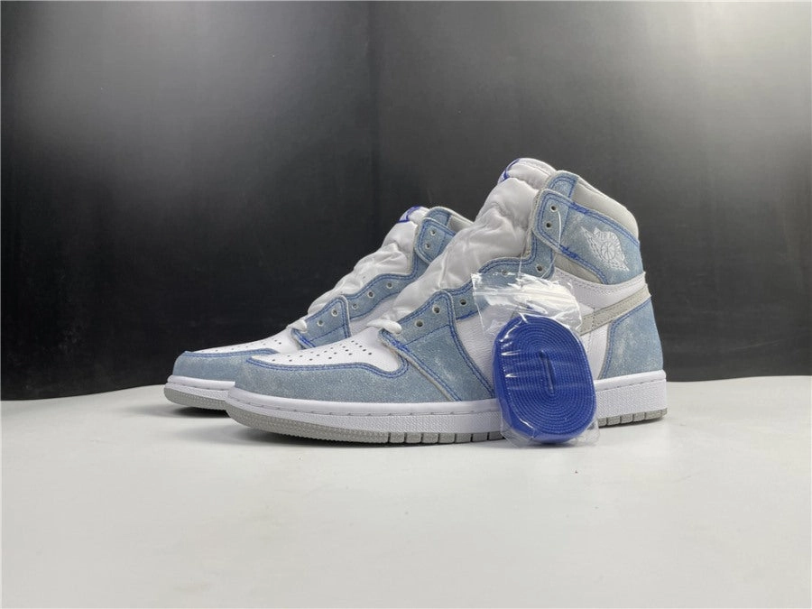 Air Jordan 1 Retro High OG Hyper Royal (2021) 555088-402 Soft Zone