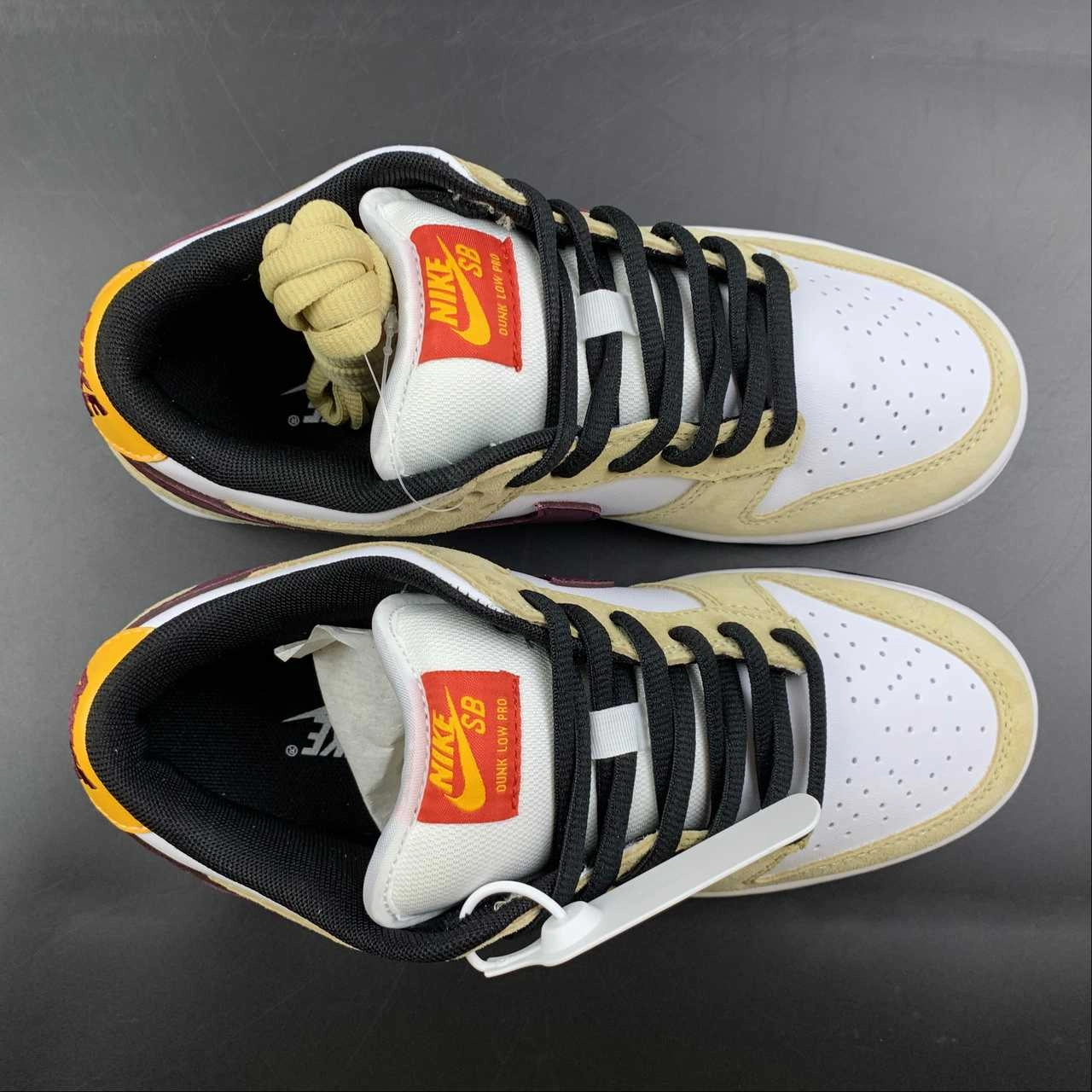 All Daywear Enhanced comfort SB Dunk Low Pro White Varsity Crimson University Red 304292-161