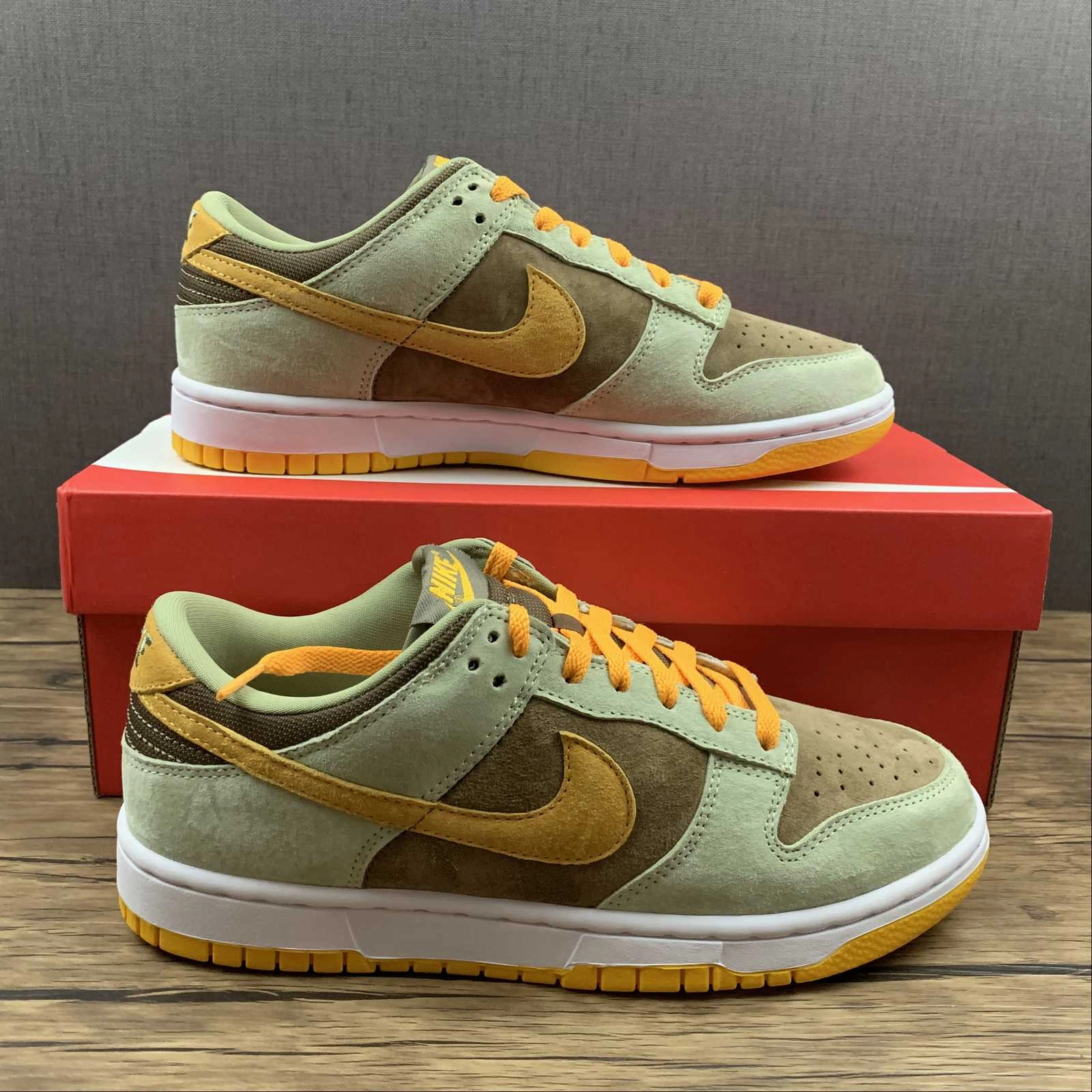 Soft Step SB Dunk Low Dusty Olive Pro Gold DH5360-300