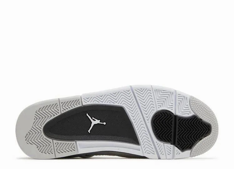 Mid Cut Frame Air Jordan 4 Military Black