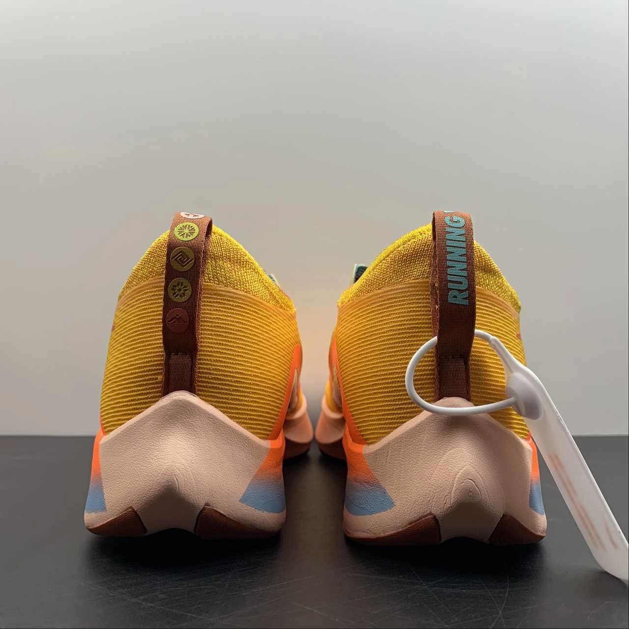 Gym Routine Zoom Fly 4 University Gold Black-Amarillo DO2421-739