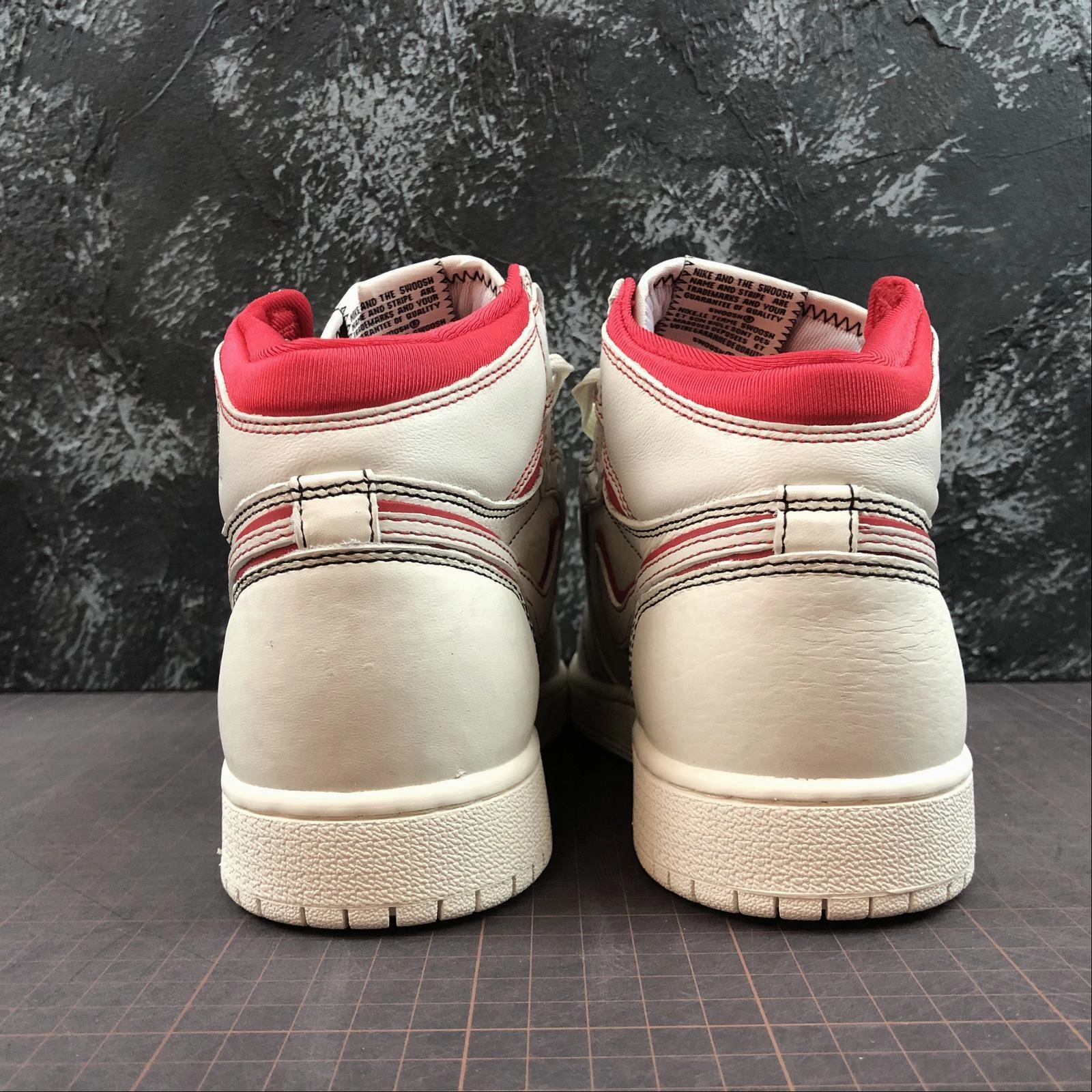 Cushioned Insole Air Jordan 1 Retro High OG Phantom 555088-160