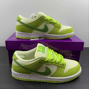 Sustainable production SB Dunk Low Pro Atomic Green Chlorophyl