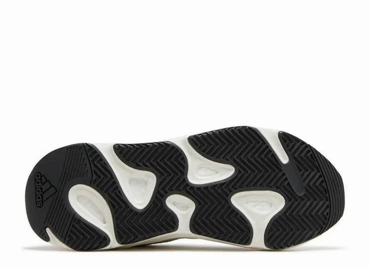 Quick Walk Yeezy 700 V2 Static