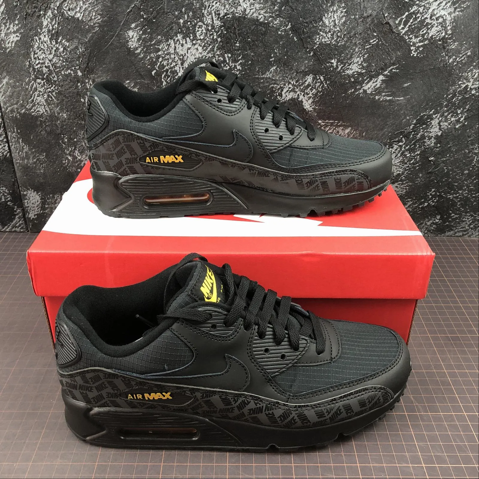 circular - design shoes Balance - improving Air Max 90 Essential Yellow Black BQ4685-001