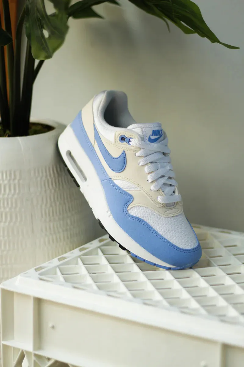 Nike Air Max 1 Royal Pulse adventure - running shoes grip - enhancing