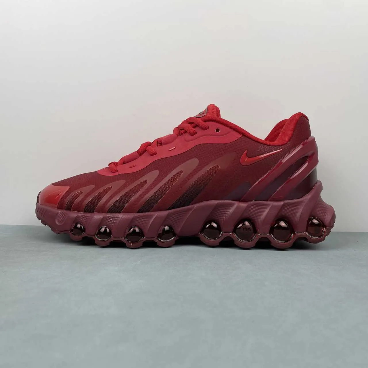 Fast pace padded heel shoes Air Max Dn8 University Red Black Team Red HF5509-600