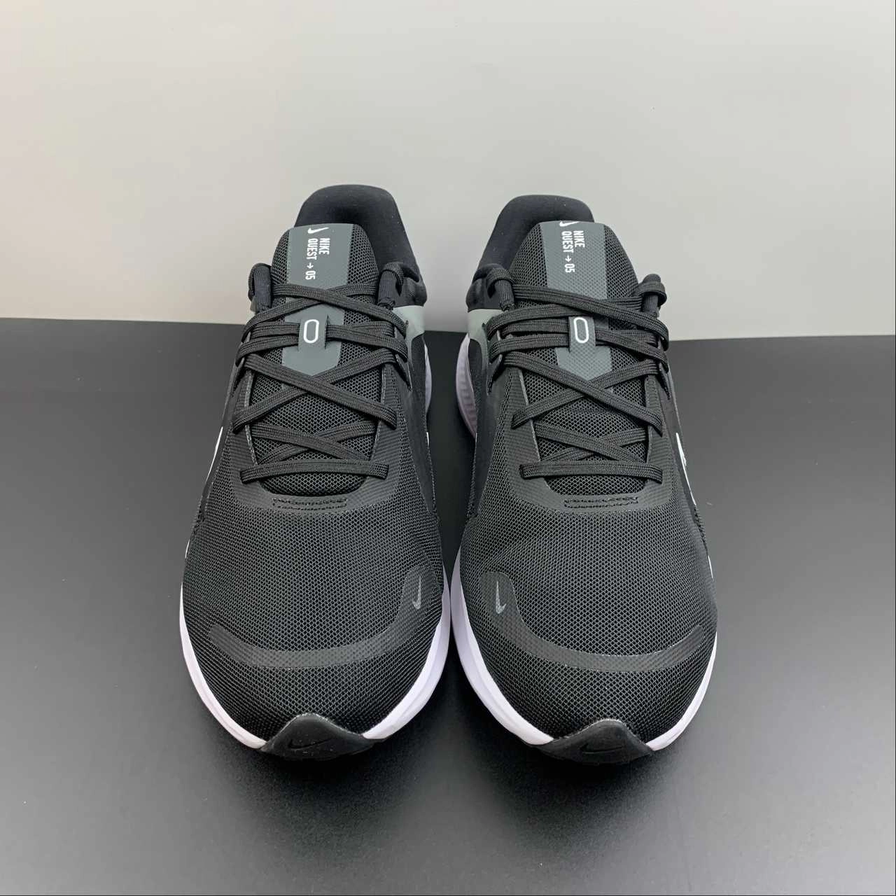 Bounce Sole Nike Quest 4 Black White-Smoke Grey DD0204-001