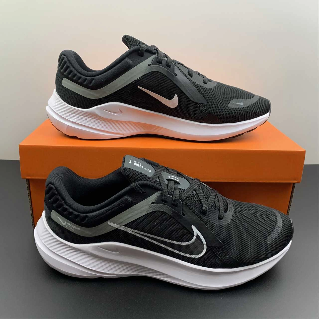 Training Flow Cushion zones target key pressure points on the foot Nike Quest 4 Black White-Smoke Grey DD0204-001