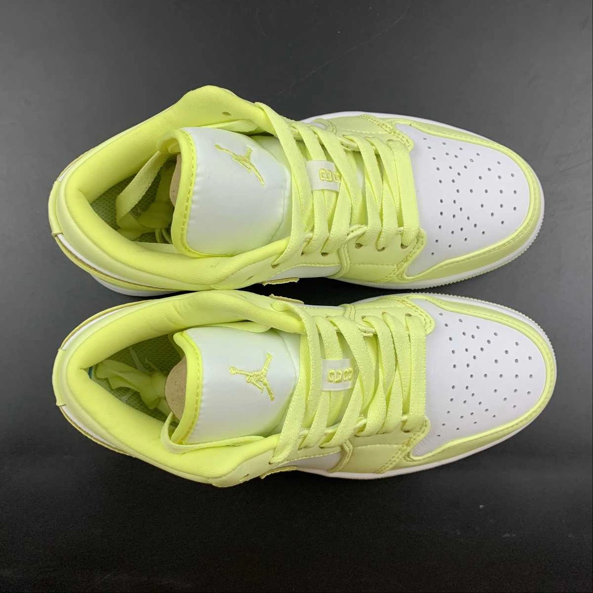 Air Jordan 1 Low Yellow White DC0774-007 Built-In Support Fashion-forward flexibility