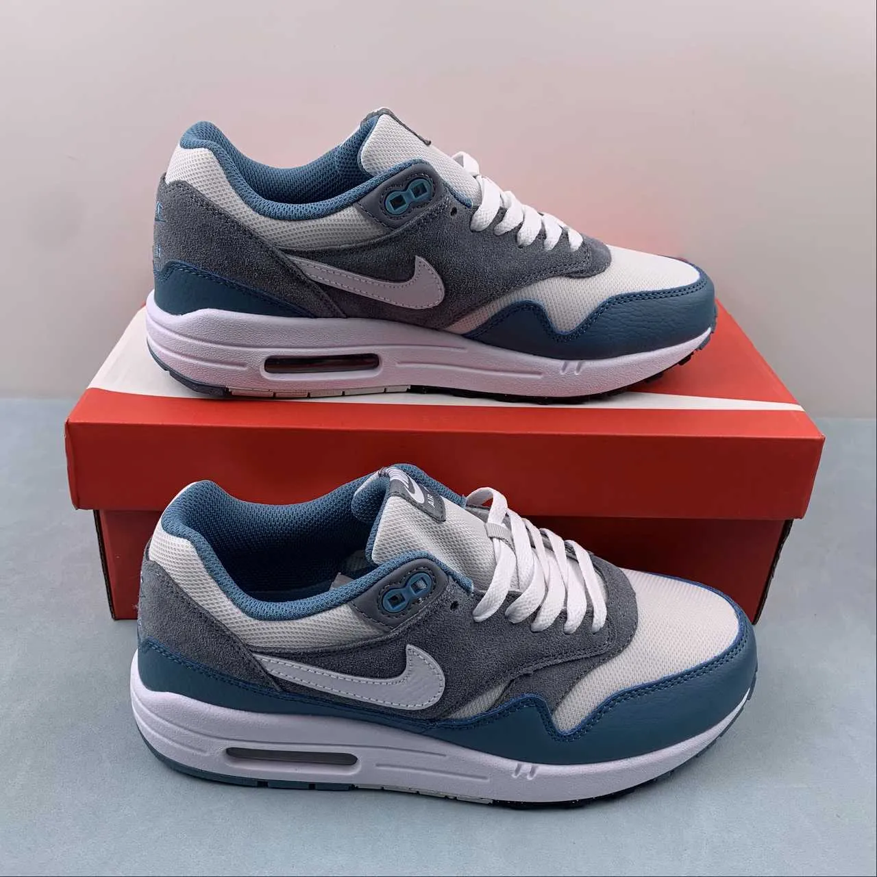 Nike React running on asphalt Air Max 1 SC Noise Aqua Photon Dust White Cool Gray FB9660-001