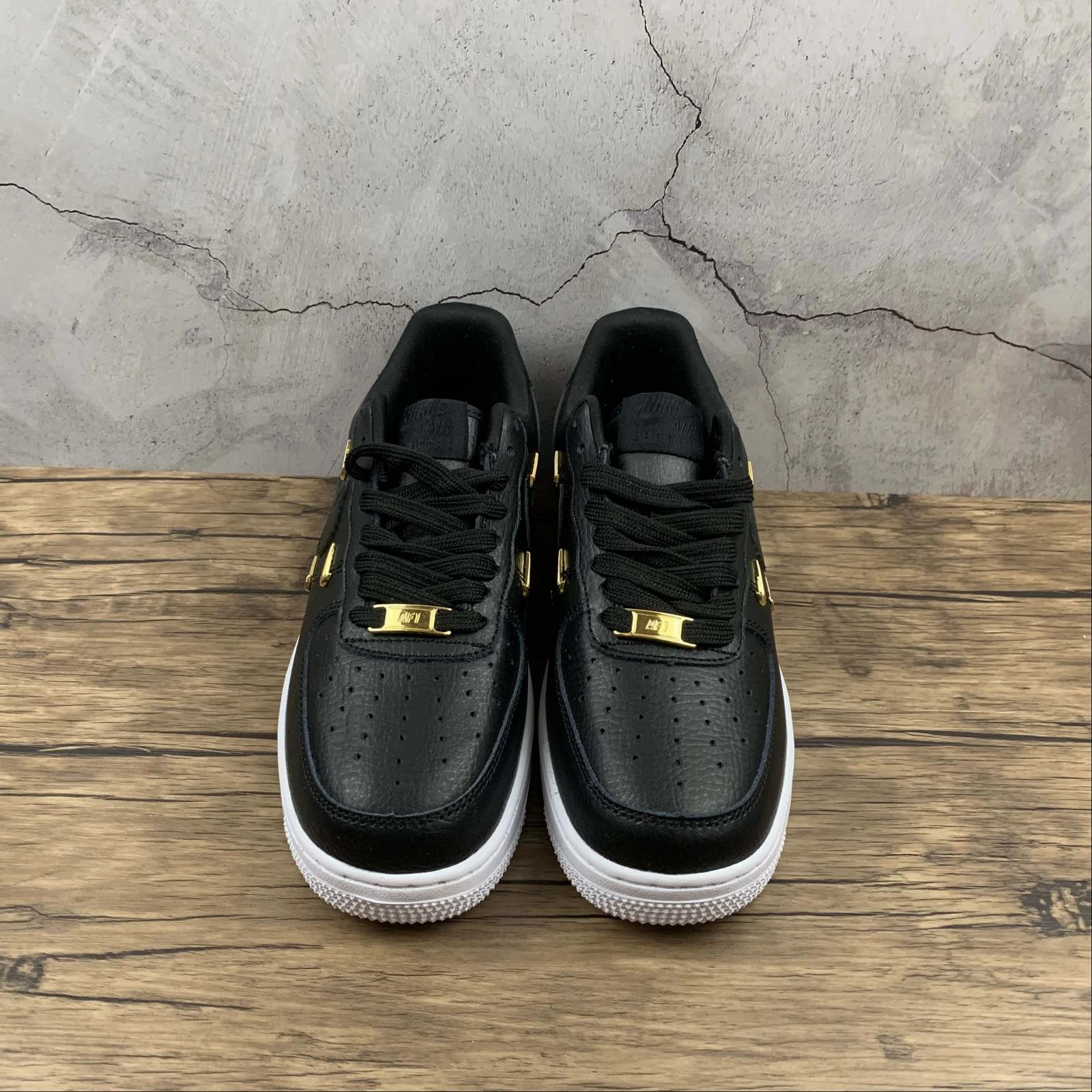 Air Force 1 07 Low LX Sisterhood Black Metallic Gold Hyper Royal CT1990-001 Trend Focused