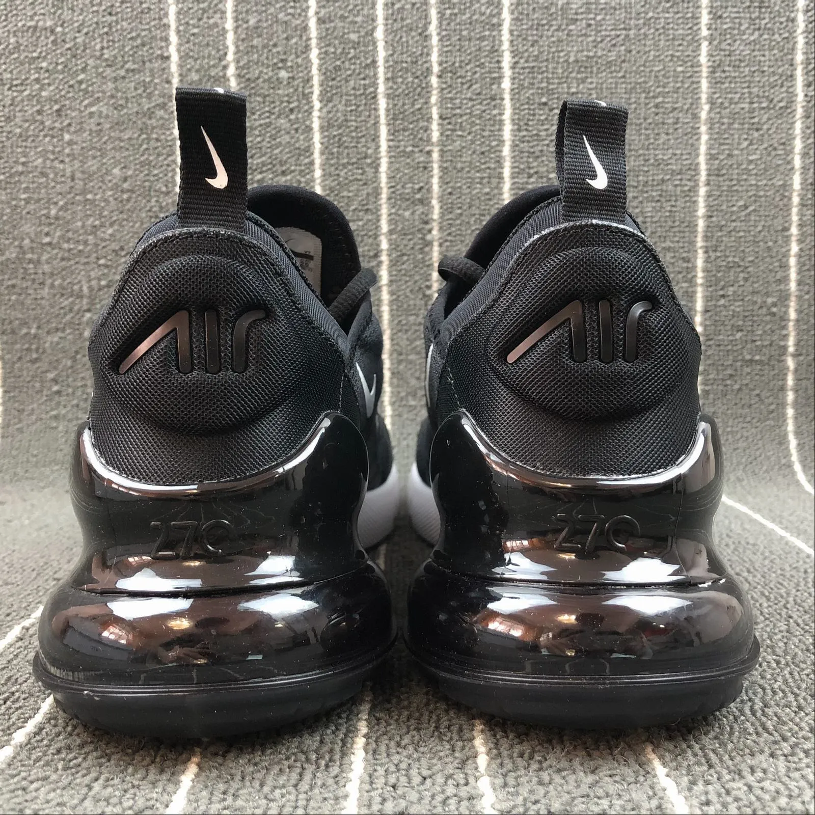 warm - up running Air Max 270 Black Anthracite-White-Solar Red AH8050-002