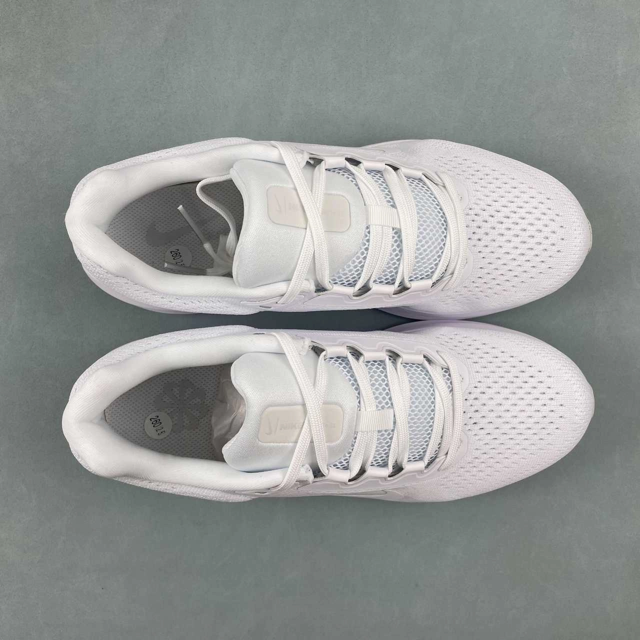 All materials selected for lightweight resilience Air Winflo 11 White Photon Powder White FJ9509-100