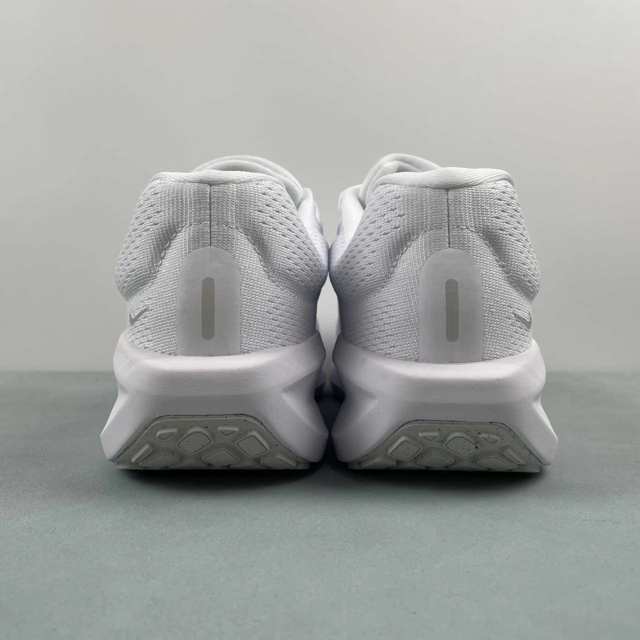 Light Weight Core Routine Air Winflo 11 White Photon Powder White FJ9509-100