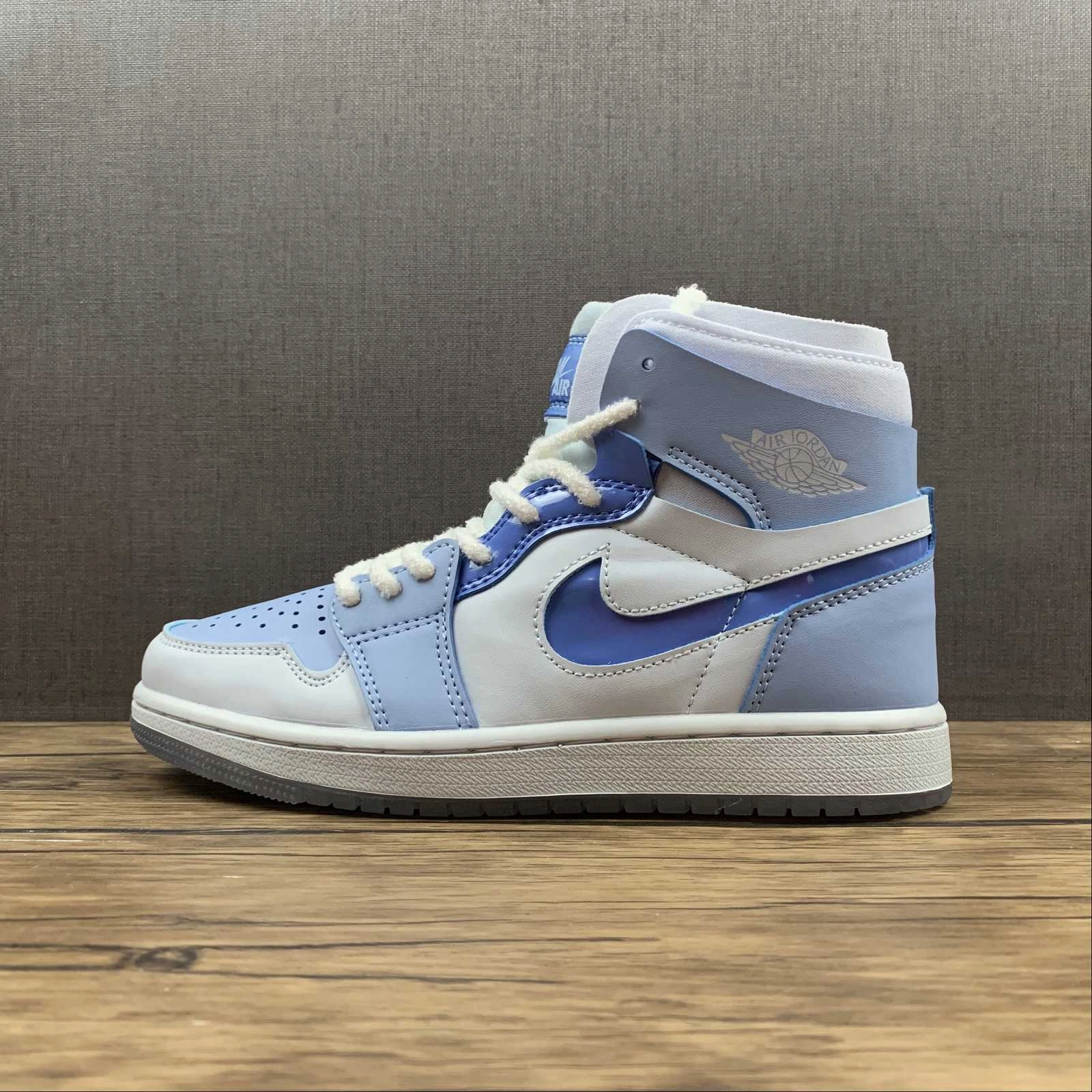 Classic Activity Air Jordan 1 High Zoom Comfort White Haze Blue CT5442-040