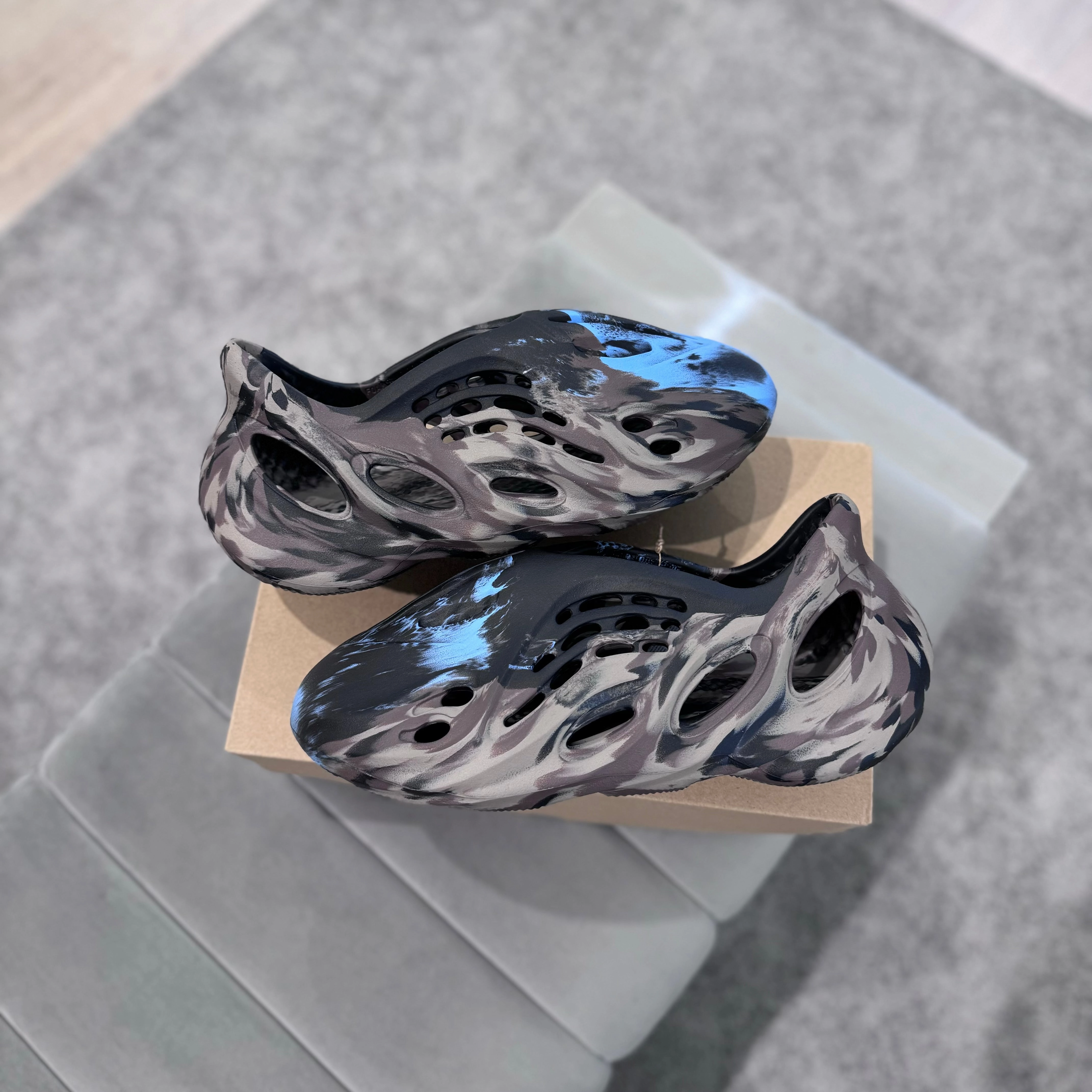 YEEZY FOAMRUNNER 'MX CINDER?? Molded Midsole quick-drying