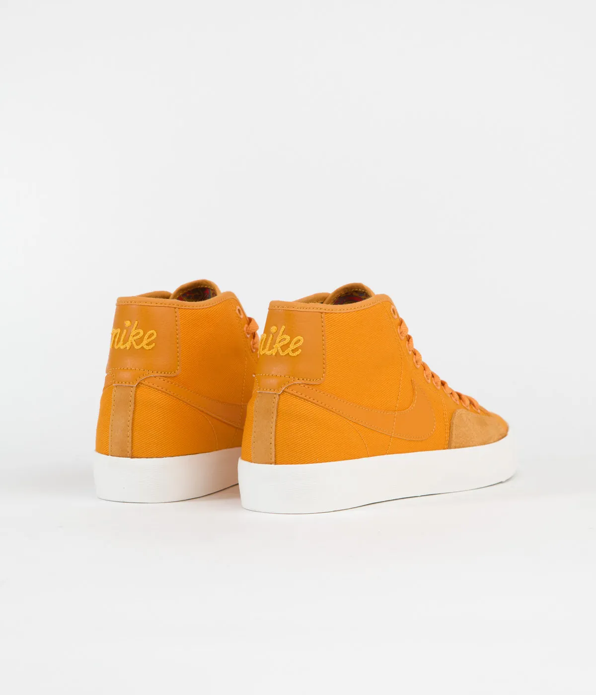 Nike SB Blazer Court Mid Premium Shoes - Light Curry / Light Curry - Light Curry - Sail