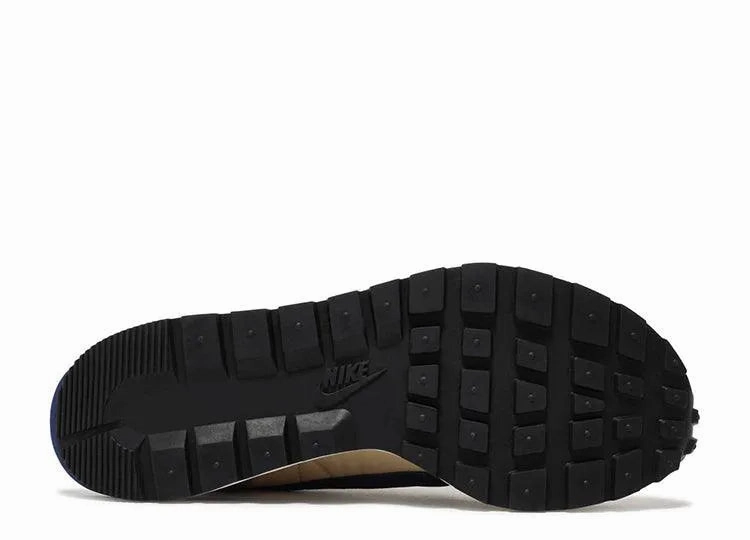 Nike Vaporwaffle Saca Sesame stretchy running gear