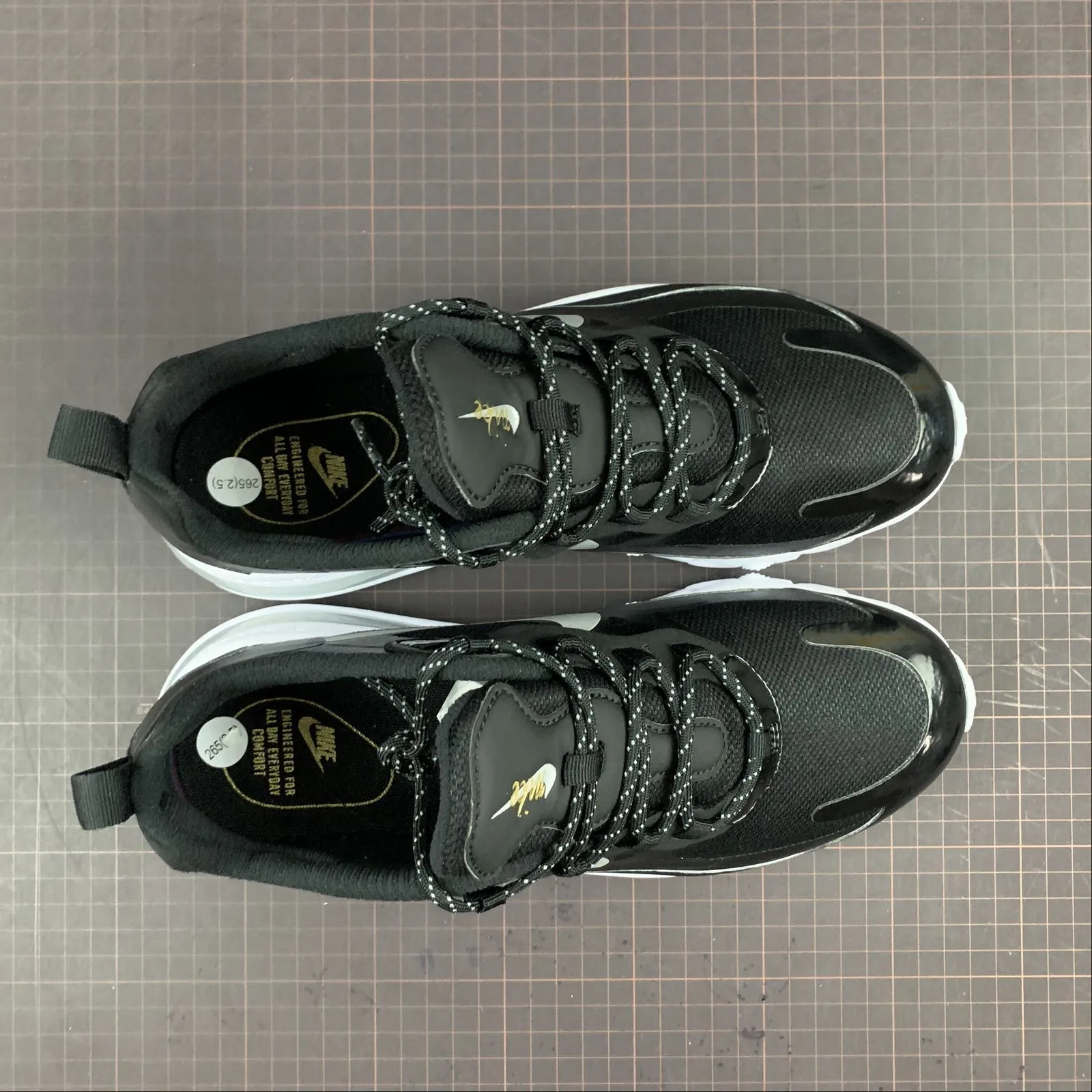 running for fitness shoes Air Max 270 React Black Metallic Silver CT3426-001